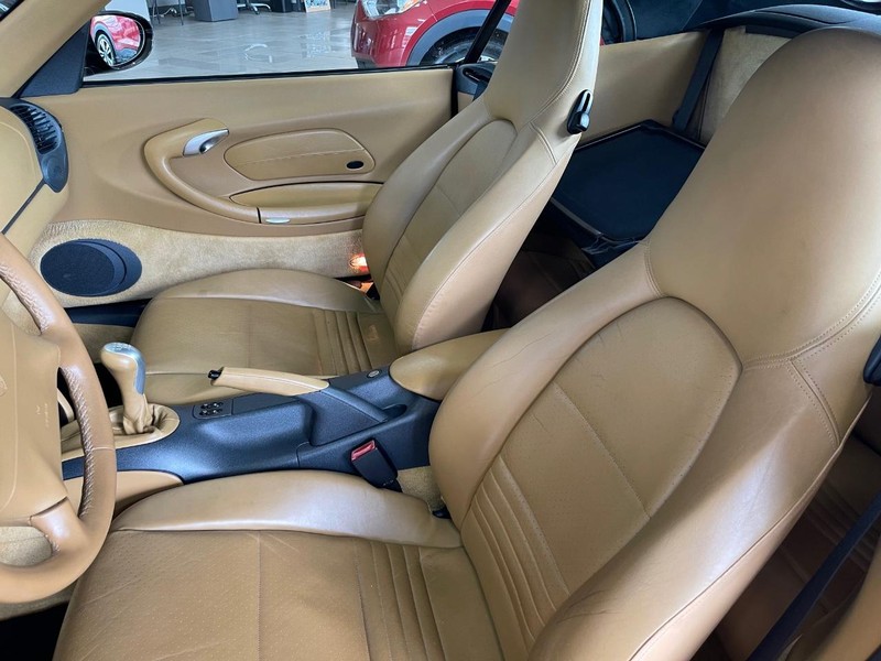 Porsche 911 Carrera Vehicle Full-screen Gallery Image 7