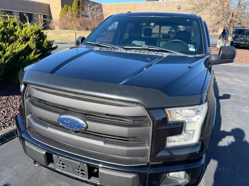 Ford F-150 Vehicle Full-screen Gallery Image 3