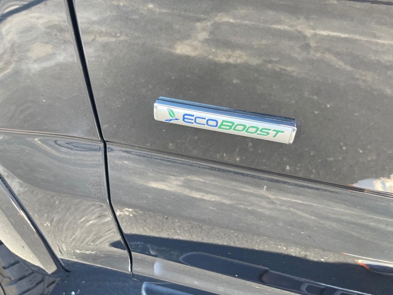 Ford F-150 Vehicle Full-screen Gallery Image 12