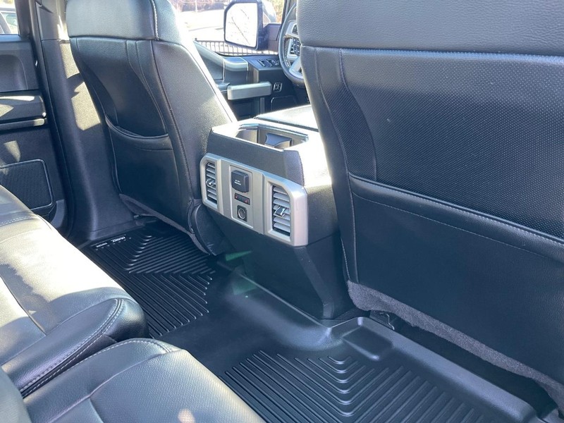 Ford F-150 Vehicle Full-screen Gallery Image 14