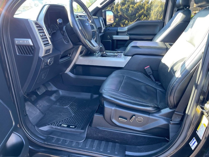 Ford F-150 Vehicle Full-screen Gallery Image 17