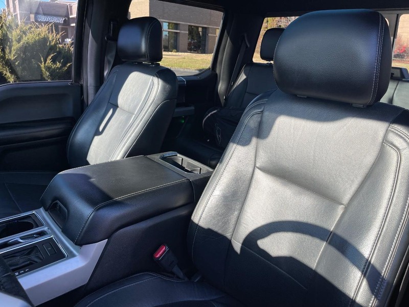 Ford F-150 Vehicle Full-screen Gallery Image 19