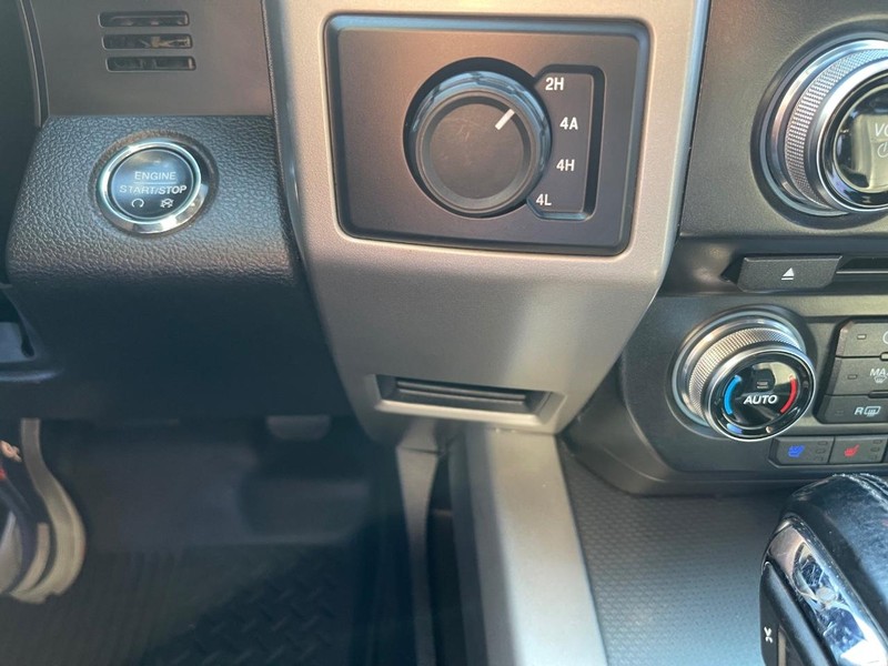 Ford F-150 Vehicle Full-screen Gallery Image 22