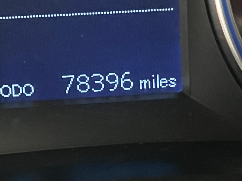 Toyota Highlander Vehicle Full-screen Gallery Image 14