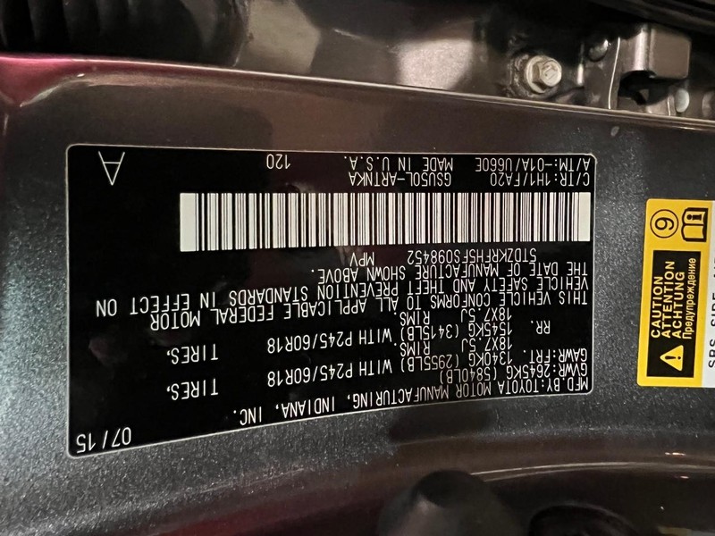 Toyota Highlander Vehicle Full-screen Gallery Image 15