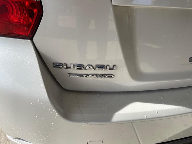 Subaru Impreza Wagon Vehicle Full-screen Gallery Image 5