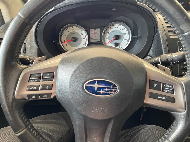 Subaru Impreza Wagon Vehicle Full-screen Gallery Image 9