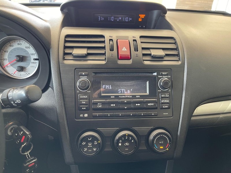 Subaru Impreza Wagon Vehicle Full-screen Gallery Image 11