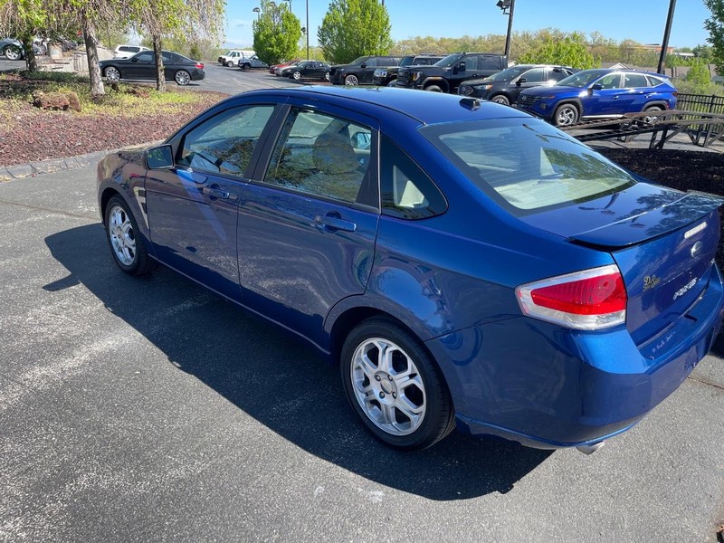 Ford Focus Vehicle Full-screen Gallery Image 3