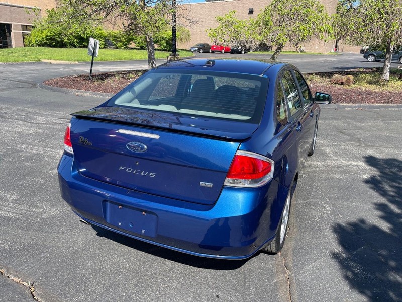 Ford Focus Vehicle Full-screen Gallery Image 5