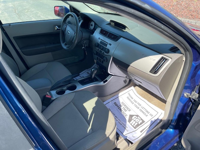 Ford Focus Vehicle Full-screen Gallery Image 13