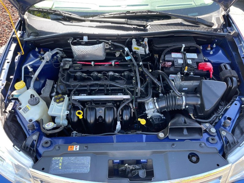 Ford Focus Vehicle Full-screen Gallery Image 16