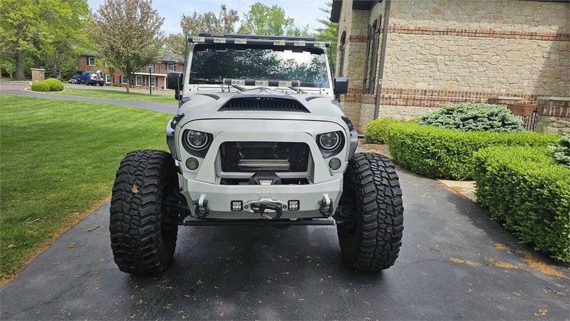 Jeep Wrangler Unlimited Vehicle Full-screen Gallery Image 4