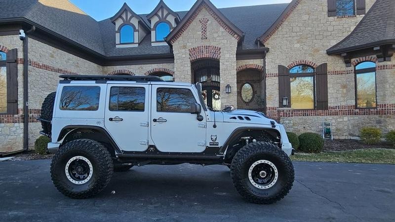 Jeep Wrangler Unlimited Vehicle Full-screen Gallery Image 18