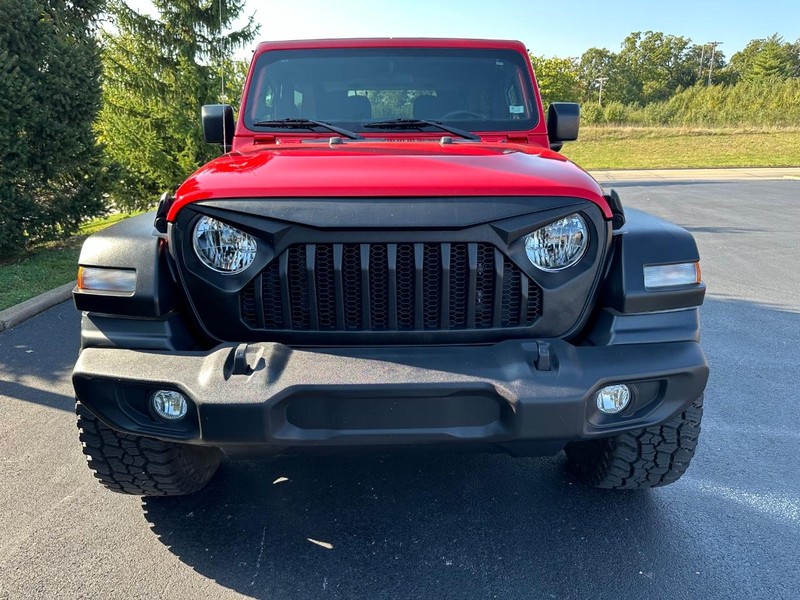 Jeep Wrangler Vehicle Full-screen Gallery Image 2