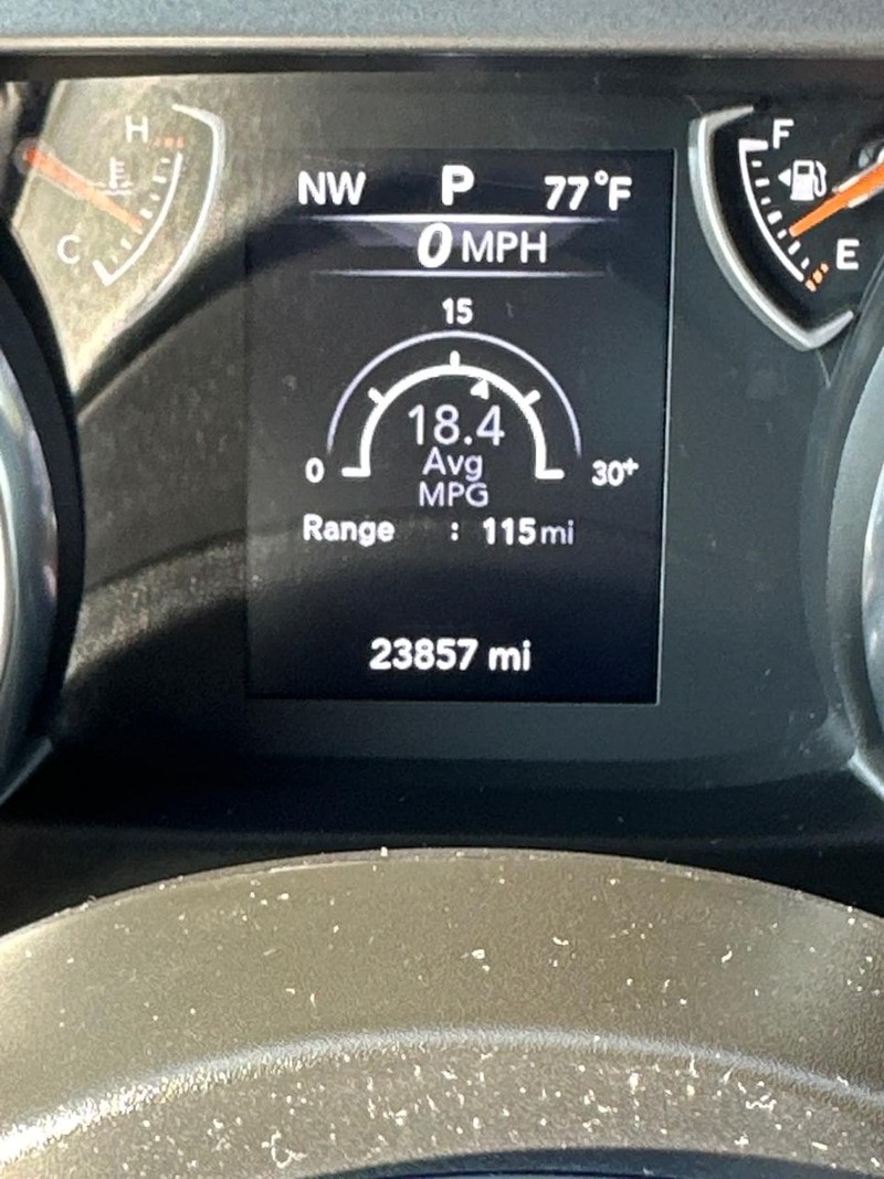 Jeep Wrangler Vehicle Full-screen Gallery Image 9