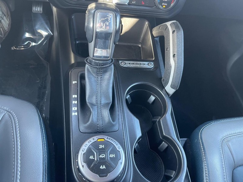 Ford Bronco Vehicle Full-screen Gallery Image 10