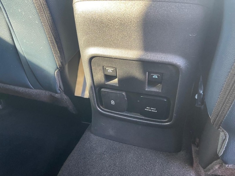 Ford Bronco Vehicle Full-screen Gallery Image 15