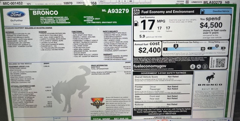 Ford Bronco Vehicle Full-screen Gallery Image 18