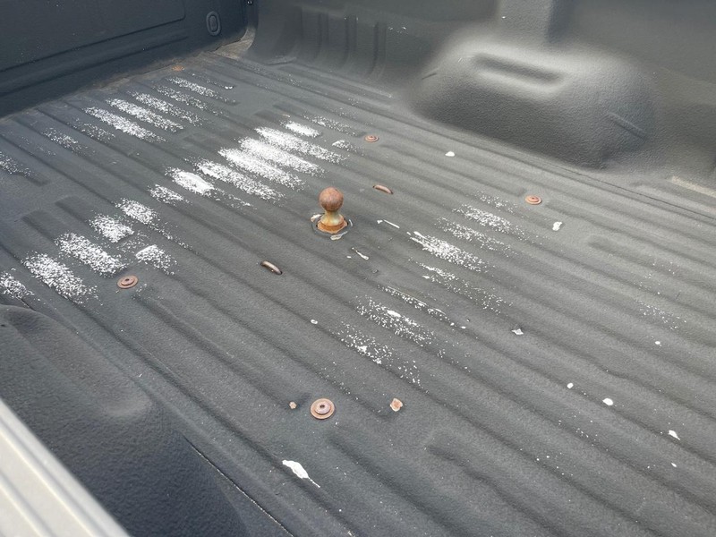 Ford Super Duty F-350 DRW Vehicle Full-screen Gallery Image 6