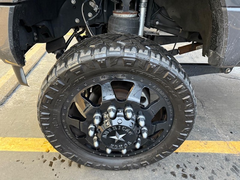 Ford Super Duty F-450 DRW Vehicle Full-screen Gallery Image 20