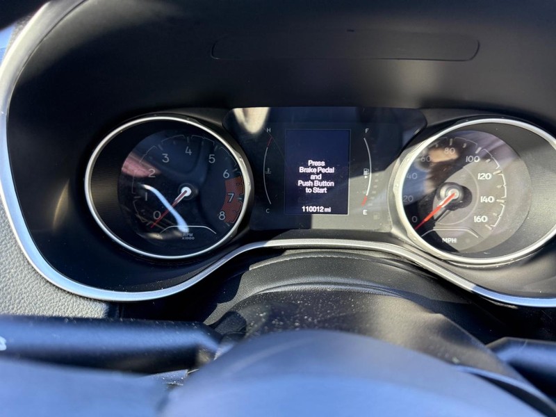 Jeep Compass Vehicle Full-screen Gallery Image 7