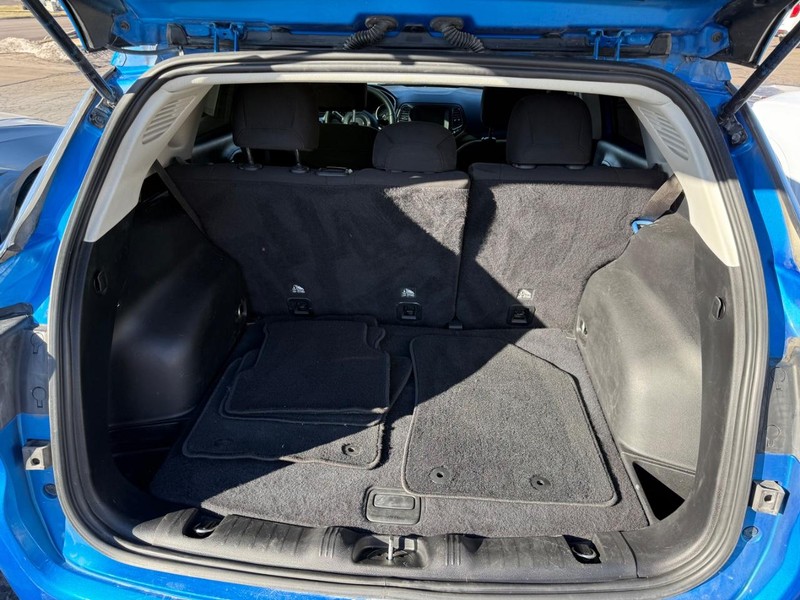 Jeep Compass Vehicle Full-screen Gallery Image 12