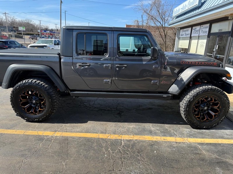 Jeep Gladiator Vehicle Full-screen Gallery Image 6