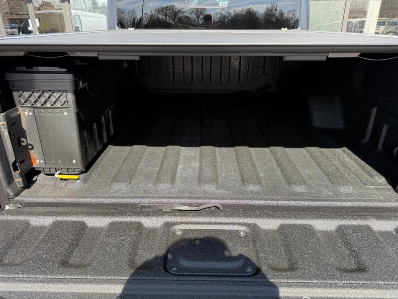 Jeep Gladiator Vehicle Full-screen Gallery Image 8