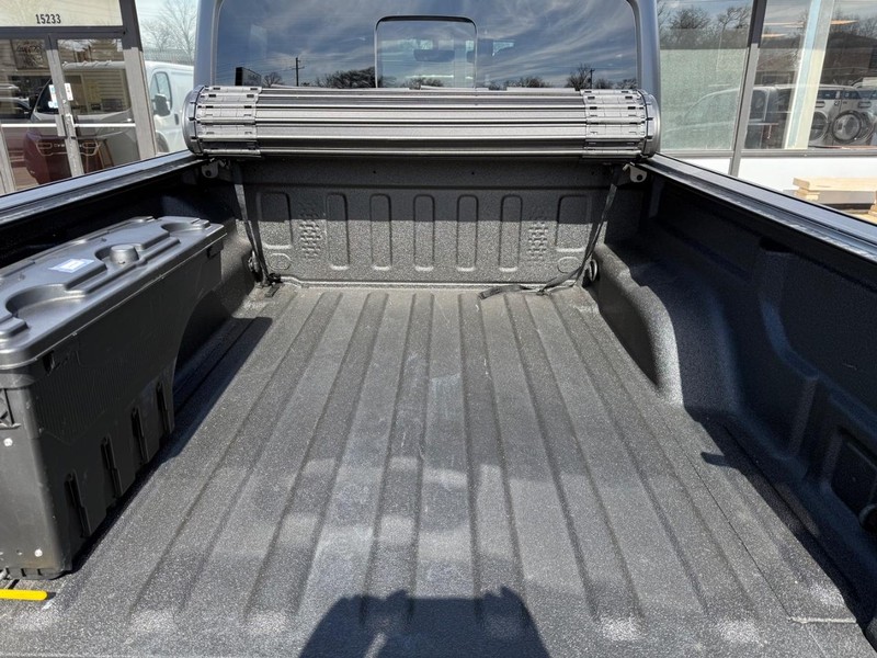 Jeep Gladiator Vehicle Full-screen Gallery Image 10