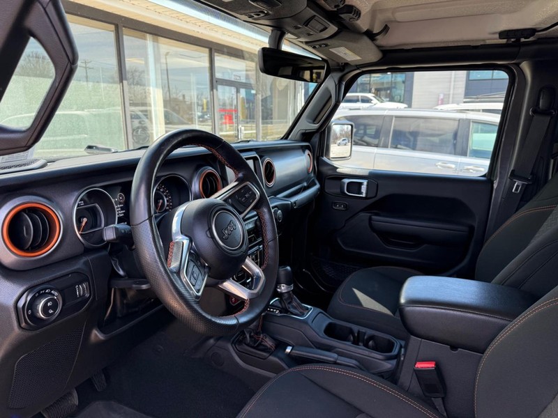 Jeep Gladiator Vehicle Full-screen Gallery Image 14