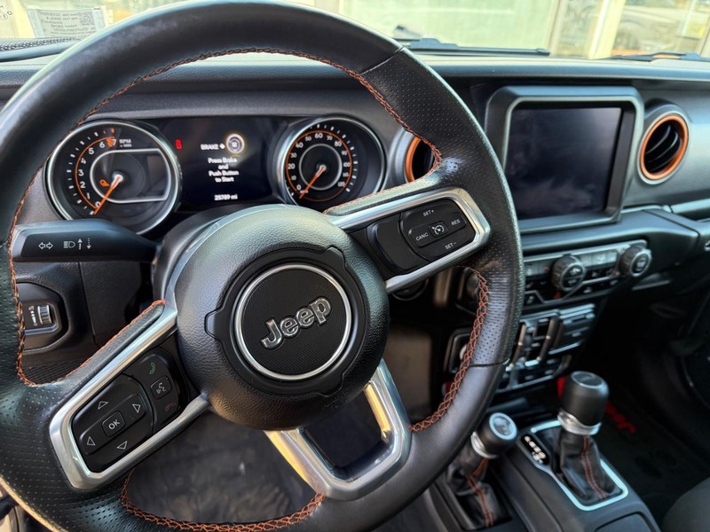 Jeep Gladiator Vehicle Full-screen Gallery Image 15