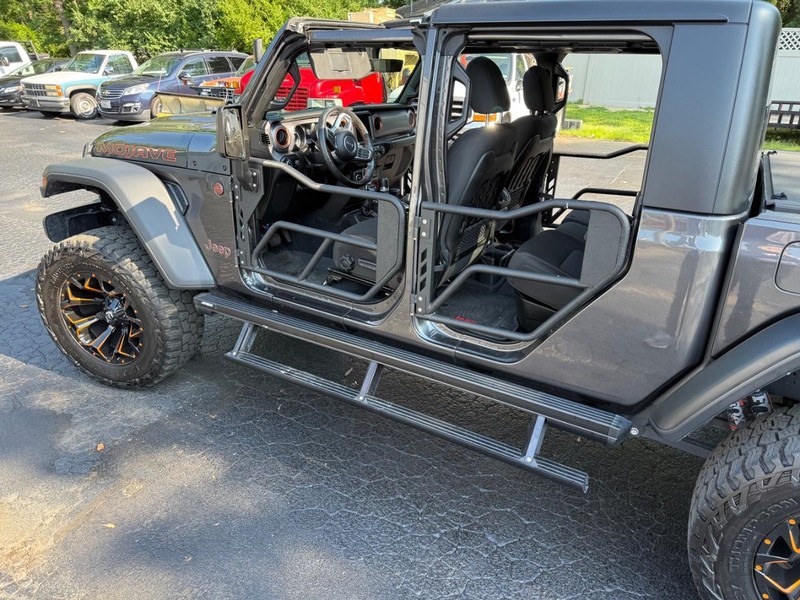 Jeep Gladiator Vehicle Full-screen Gallery Image 19