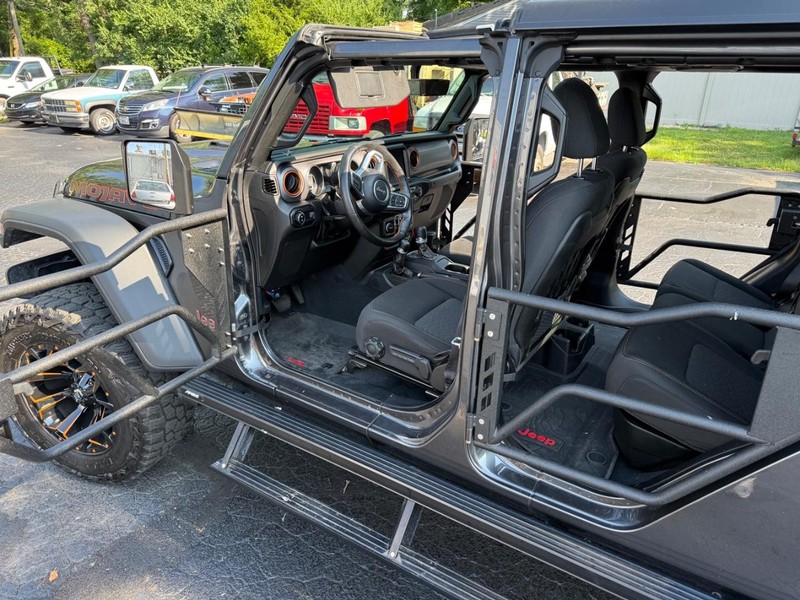 Jeep Gladiator Vehicle Full-screen Gallery Image 20