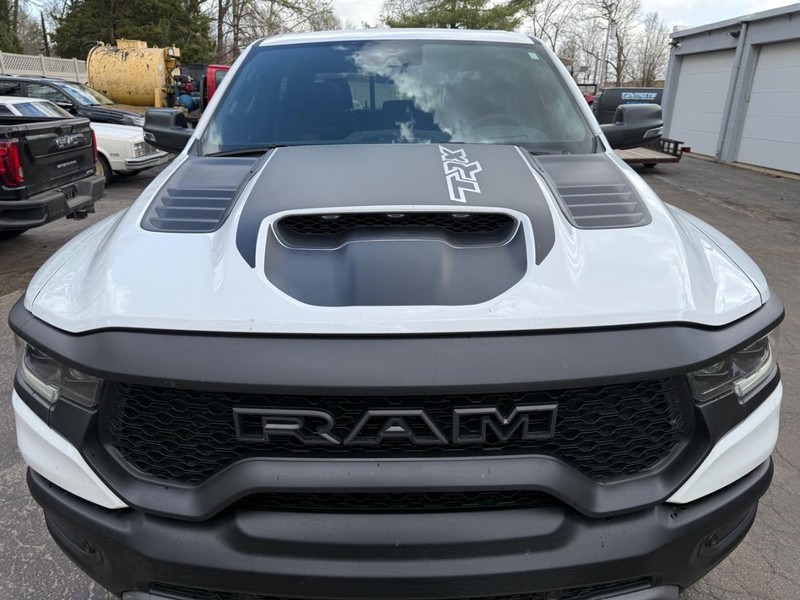 Ram 1500 Vehicle Full-screen Gallery Image 2