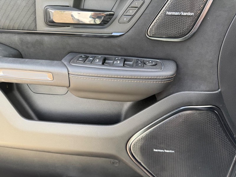 Ram 1500 Vehicle Full-screen Gallery Image 11