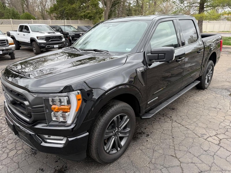 Ford F-150 Vehicle Full-screen Gallery Image 2