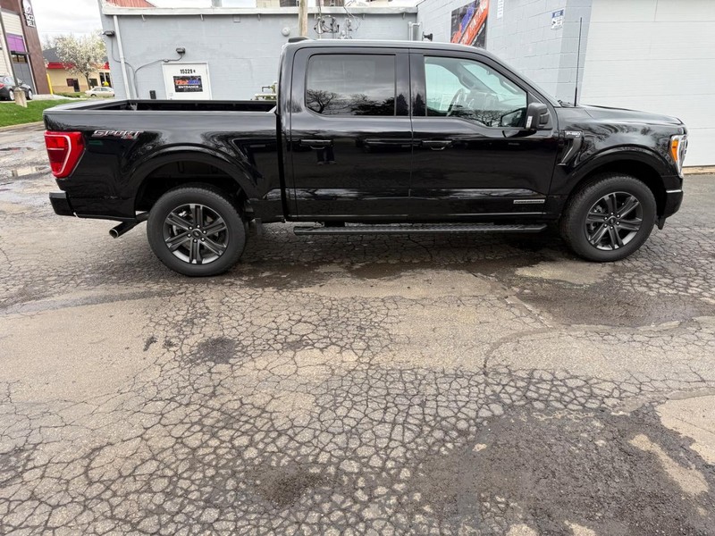 Ford F-150 Vehicle Full-screen Gallery Image 4