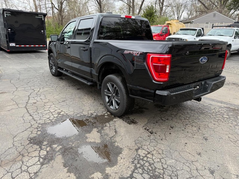 Ford F-150 Vehicle Full-screen Gallery Image 5