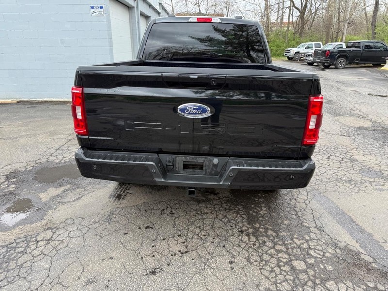 Ford F-150 Vehicle Full-screen Gallery Image 7