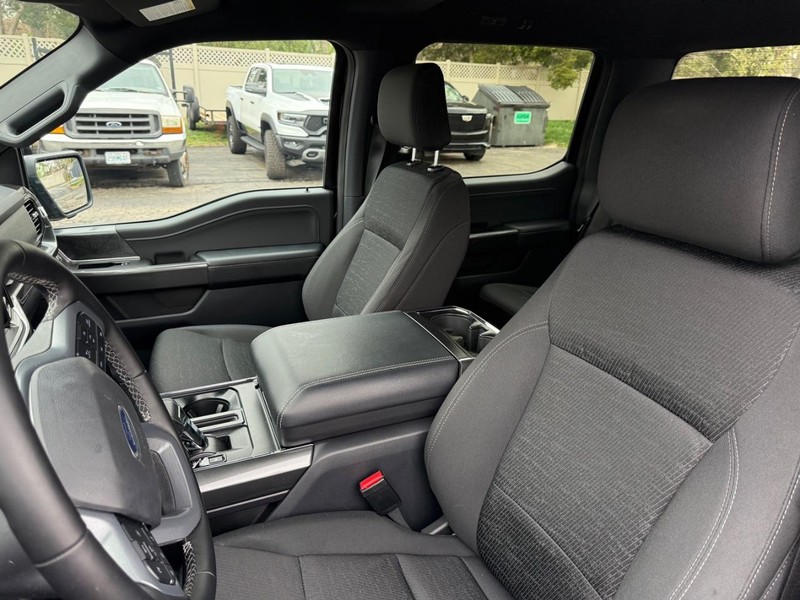 Ford F-150 Vehicle Full-screen Gallery Image 8