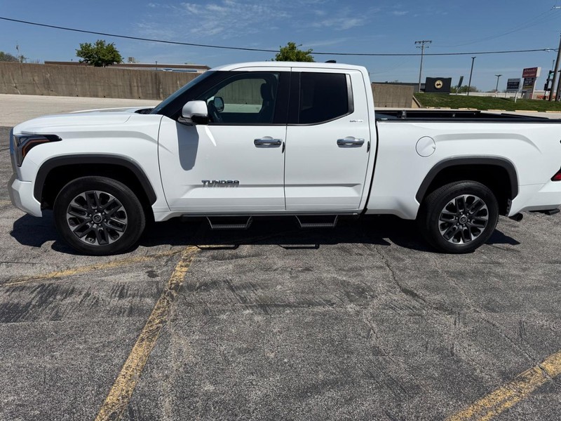 Toyota Tundra 4WD Vehicle Full-screen Gallery Image 4