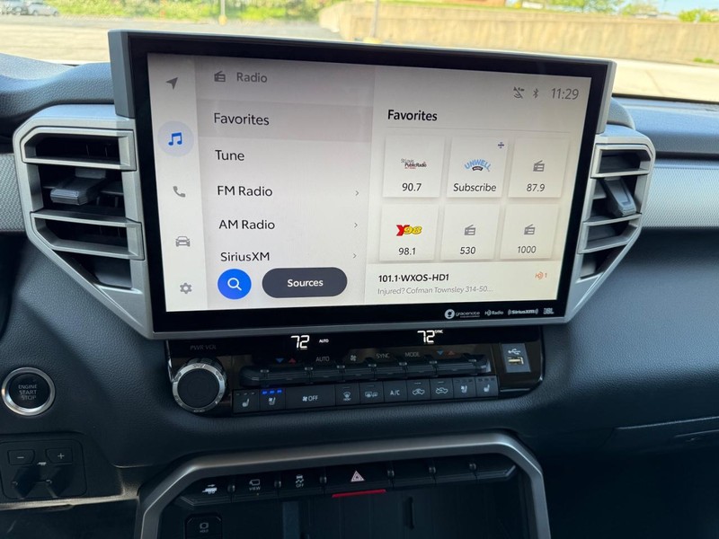 Toyota Tundra 4WD Vehicle Full-screen Gallery Image 13