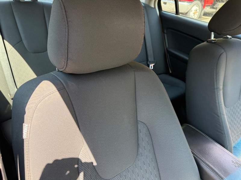 Ford Fusion Vehicle Full-screen Gallery Image 10