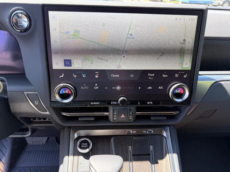 Lexus GX Vehicle Full-screen Gallery Image 11