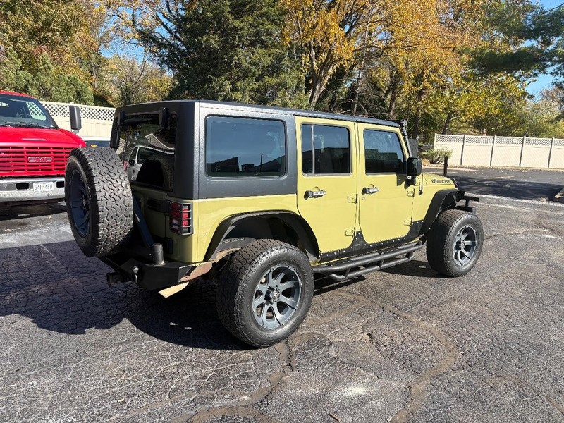 Jeep Wrangler Unlimited Vehicle Full-screen Gallery Image 4