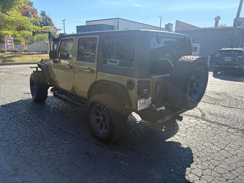 Jeep Wrangler Unlimited Vehicle Full-screen Gallery Image 5