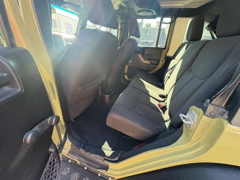 Jeep Wrangler Unlimited Vehicle Full-screen Gallery Image 13