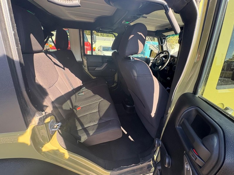 Jeep Wrangler Unlimited Vehicle Full-screen Gallery Image 14