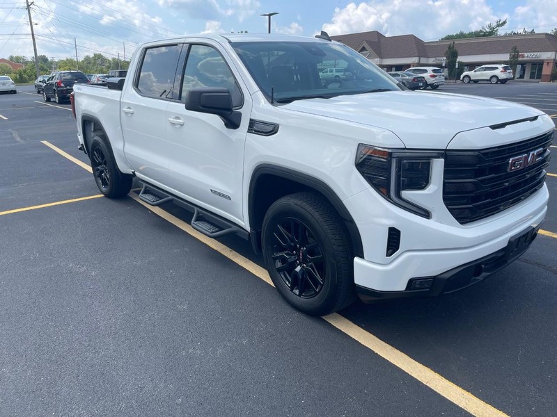 GMC Sierra 1500 Vehicle Full-screen Gallery Image 3